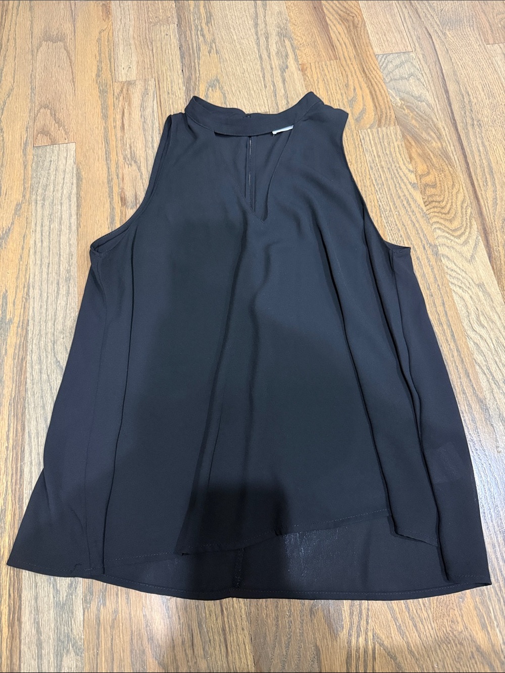 Womens’ Lush Black Sleeveless Keyhole Camisole